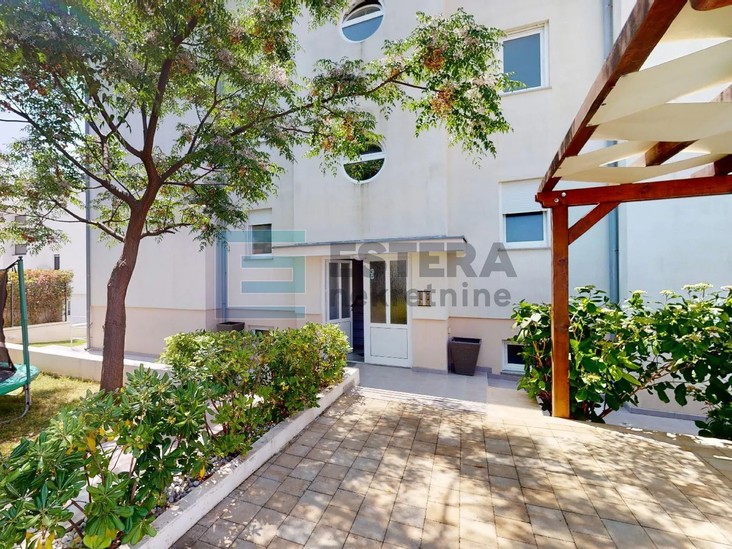 apartmanska kuća s 10 app i bazen! - slika 4