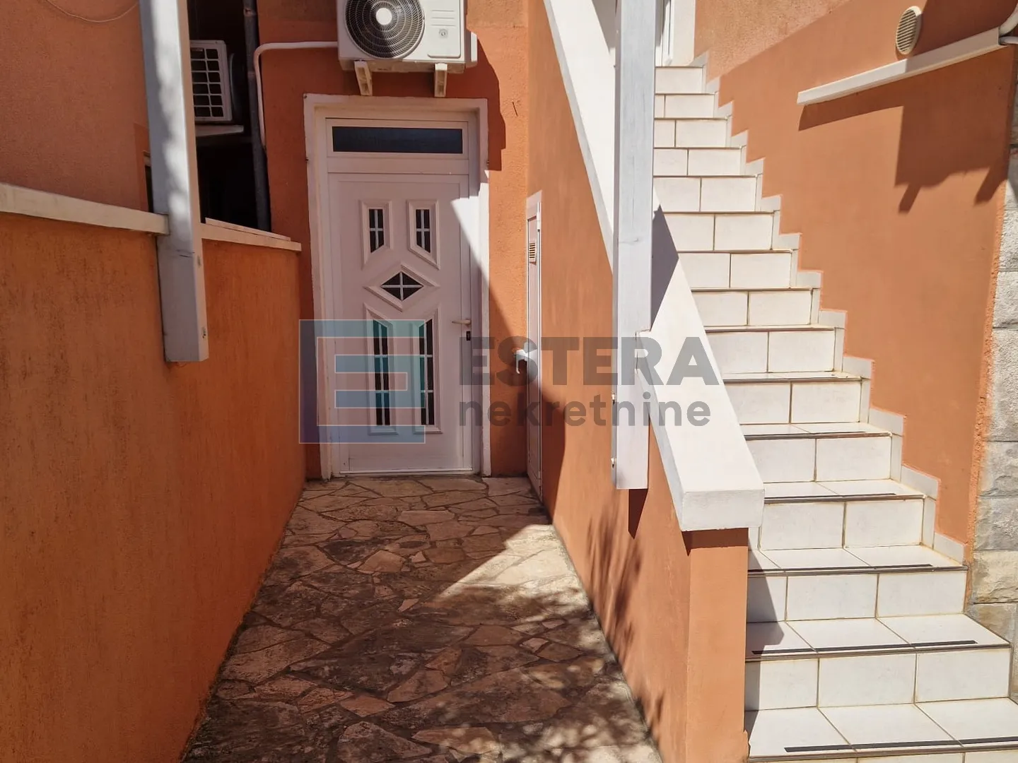 kuća prodaja vir, 4 apartmana, 148 m2, 60 m od mora - slika 6
