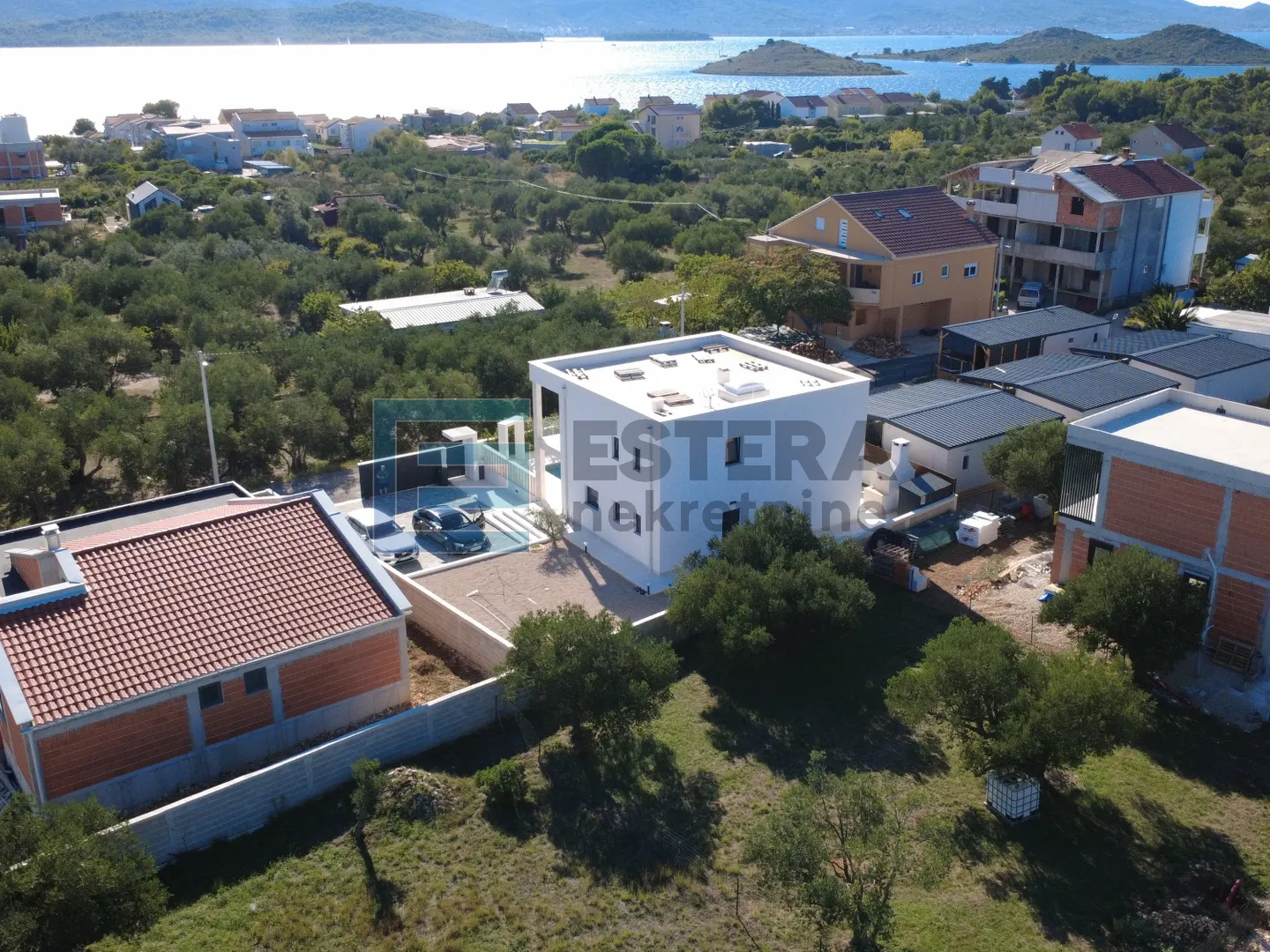 villa sa bazenom i pogledom na more prodaja - slika 4