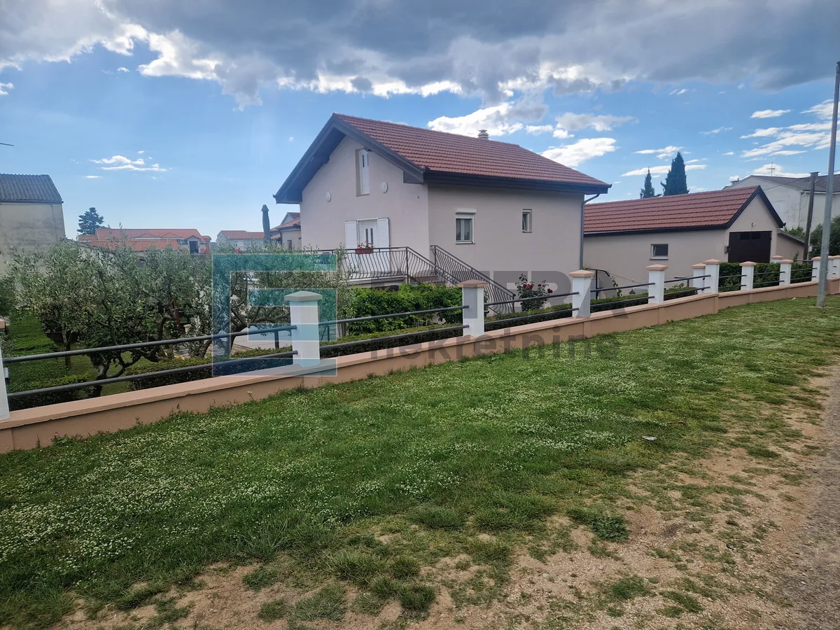kuća 222 m2 + 82 m2 prodaja biograd na moru, kuća s garažom i pomoćnim objektom, - slika 3