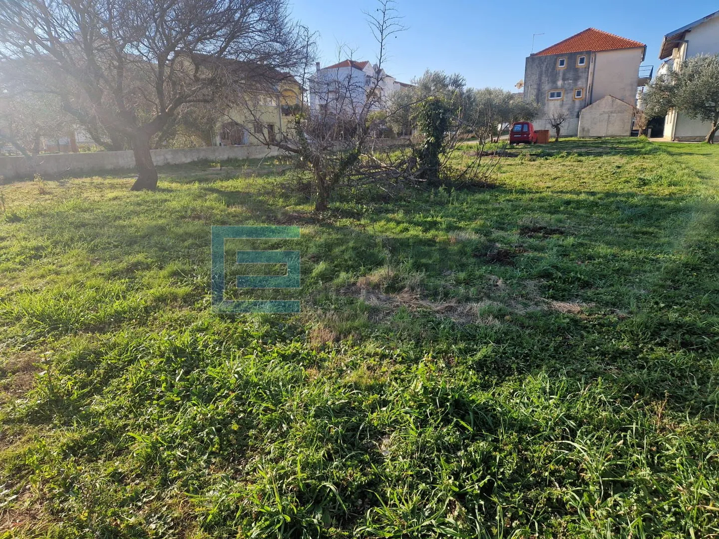 prodaja kuća sa zemljištem 1838 m2, sukošan, 180 m od mora - slika 11