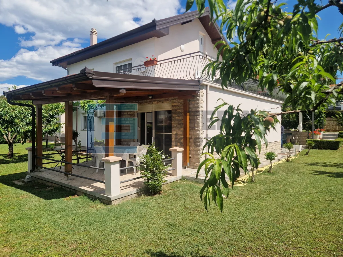 Kuća 222 m2 + 82 m2 PRODAJA Biograd na Moru, kuća s garažom i pomoćnim objektom,