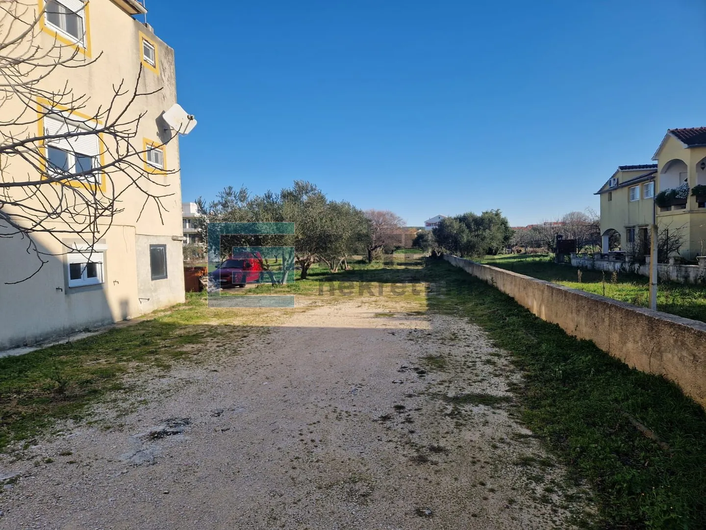 prodaja kuća sa zemljištem 1838 m2, sukošan, 180 m od mora - slika 2