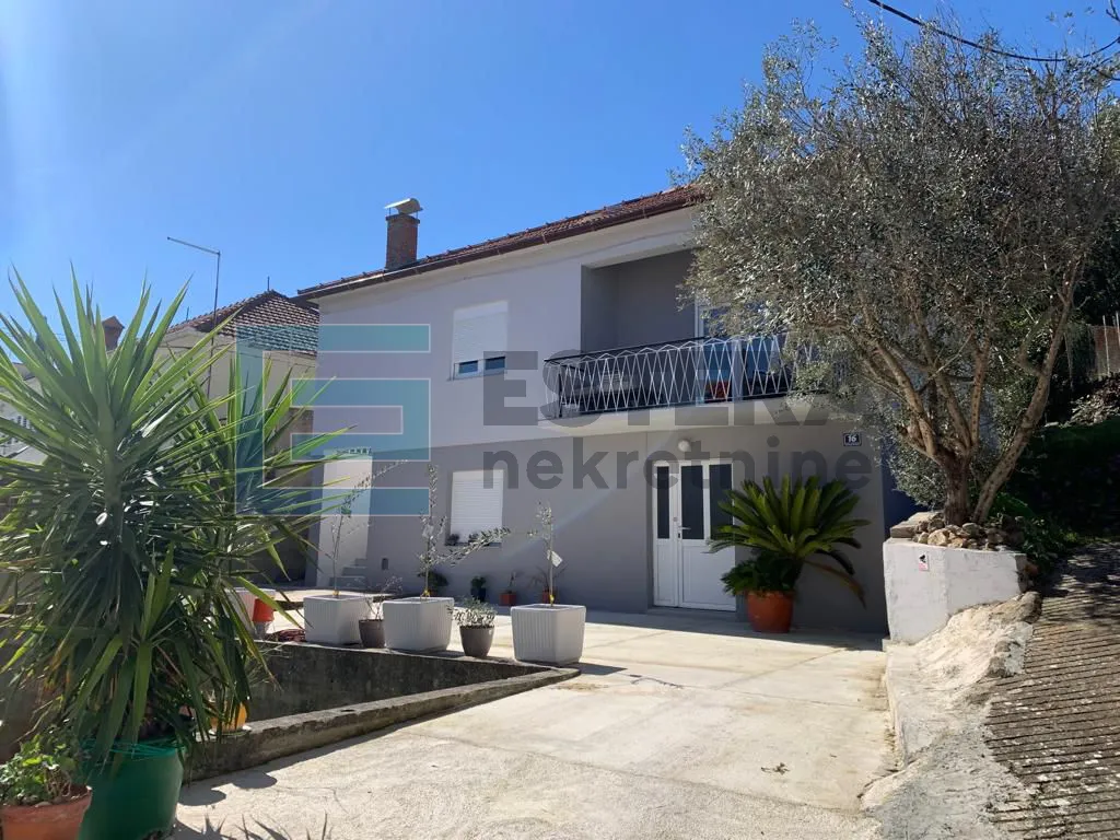 kuća 220 m2 prodaja kali, ugljen, samostojeća, okućnica, polged na more - slika 2