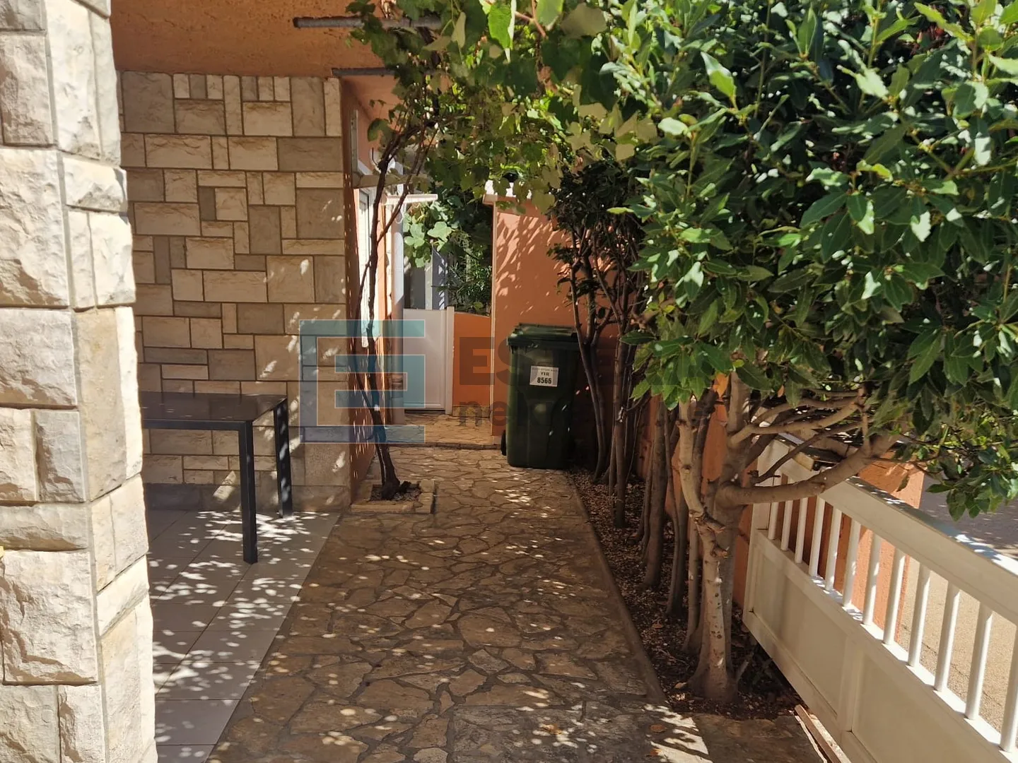 kuća prodaja vir, 4 apartmana, 148 m2, 60 m od mora - slika 15