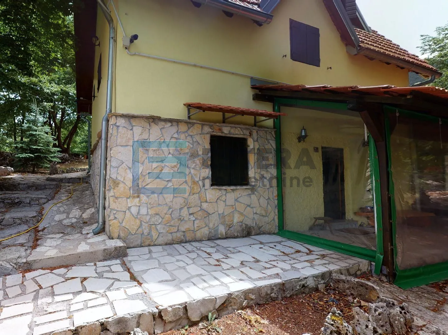 imanje u lici-udbina-ondići - slika 12