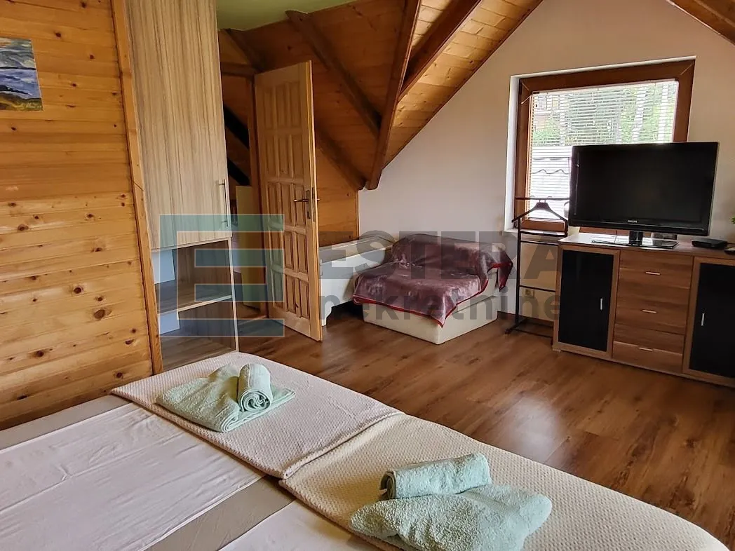 prodaja drvena kuća, pustodol, bazen, plantaža borovnica, 5430 m2 - slika 16