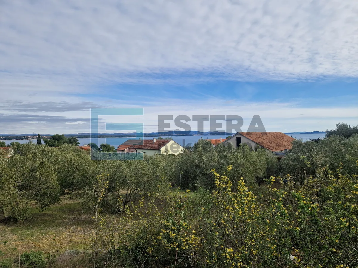 Građevinsko zemljište PRODAJA Tkon 713 m2, 80 m od mora, pogled na more