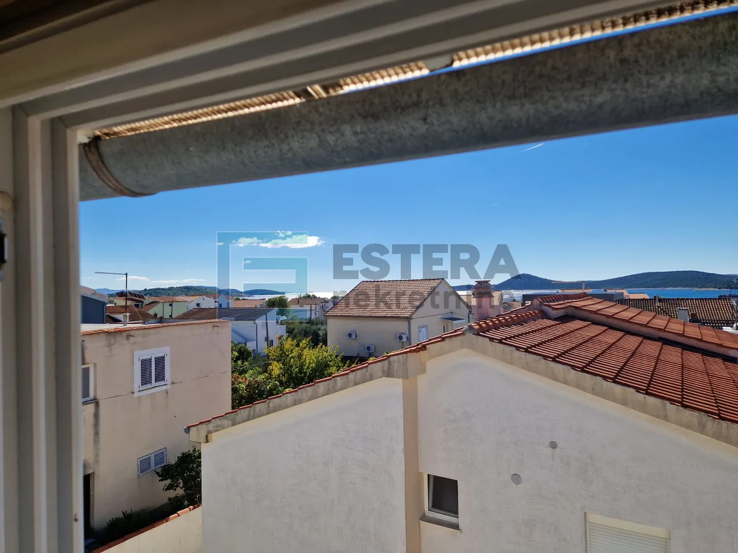 apartman 89 m2 prodaja vodice, 2. kat, 4s, parking - slika 1