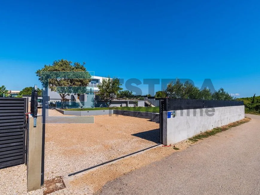 prodaja luksuzna vila sa bazenom, 300 m2, 5 soba, 6 kupaonica - slika 8