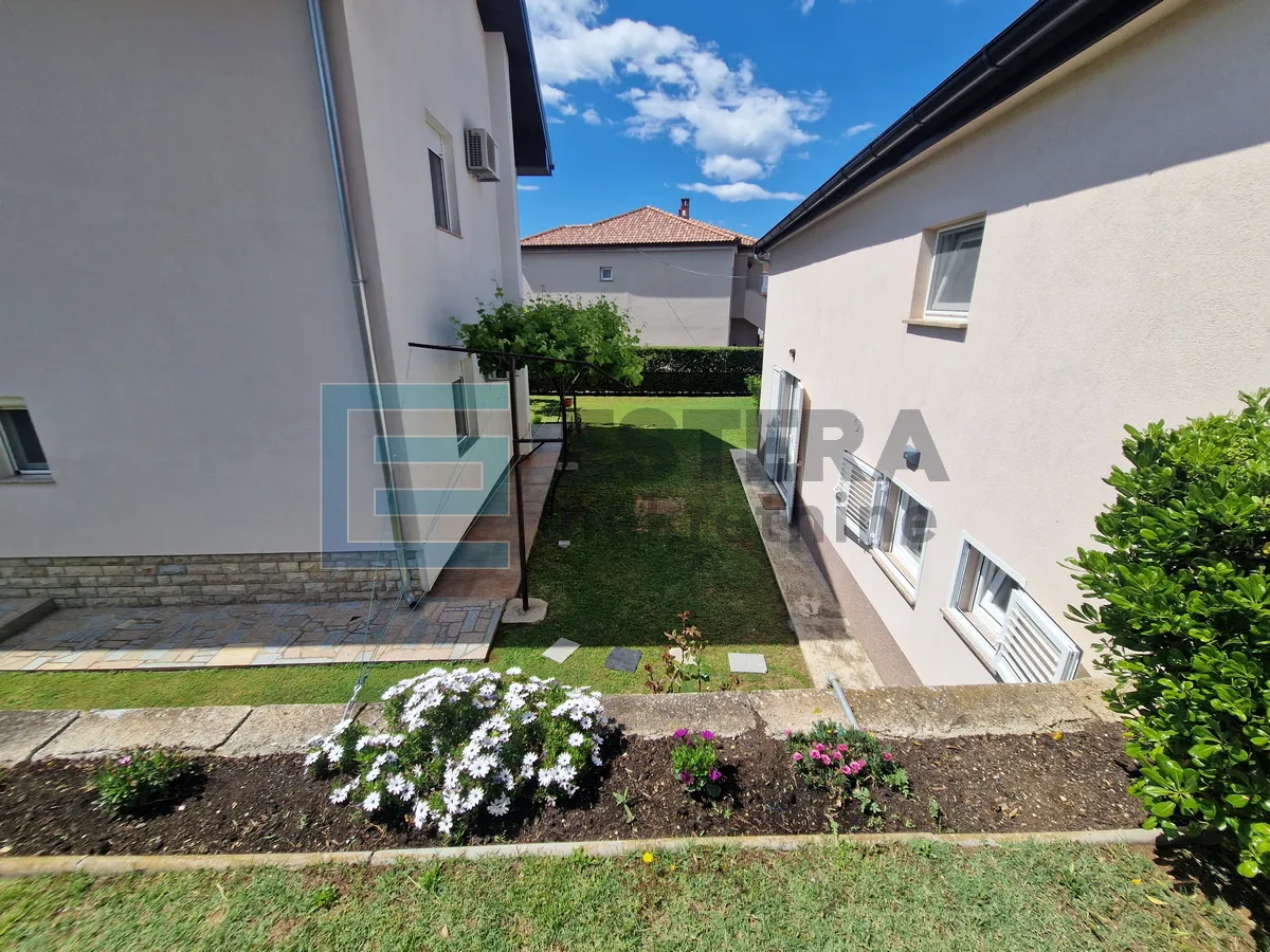 kuća 222 m2 + 82 m2 prodaja biograd na moru, kuća s garažom i pomoćnim objektom, - slika 5