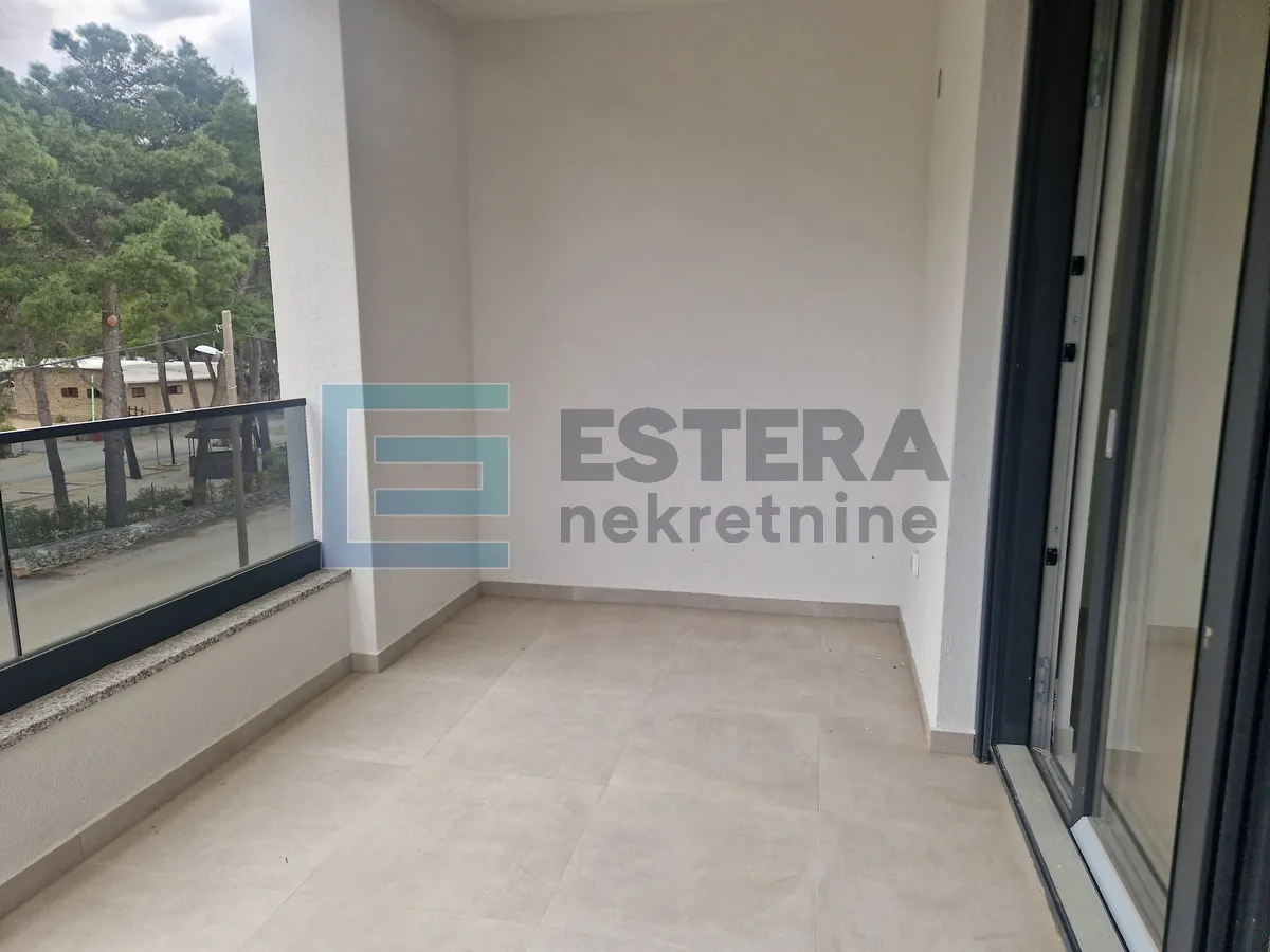 apartman penthouse 77 m2 prodaja pakoštane, 3s, 2. kat, krovna terasa, loggia, 2x parking, 300 m od mora - slika 14