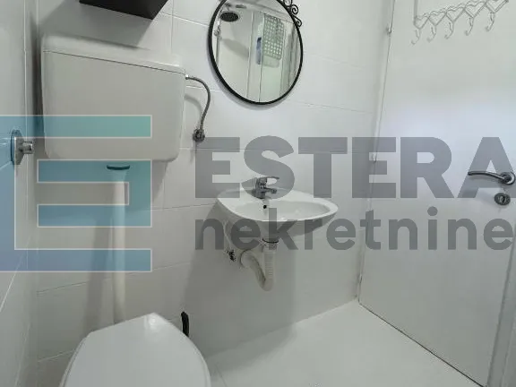 kuća prodaja 260 m2, 2 apartmana, terasa, parking, garaža, 50 m od mora - slika 17