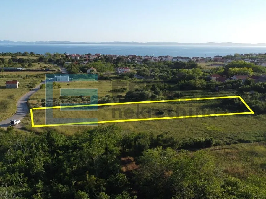 PRODAJA građevinsko zemljište 2082 m2 Privlaka, 700 m od mora