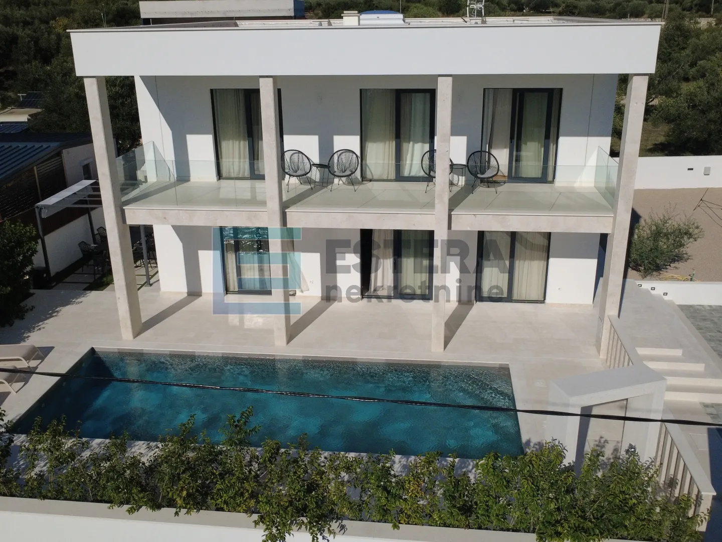 villa sa bazenom i pogledom na more prodaja - slika 34