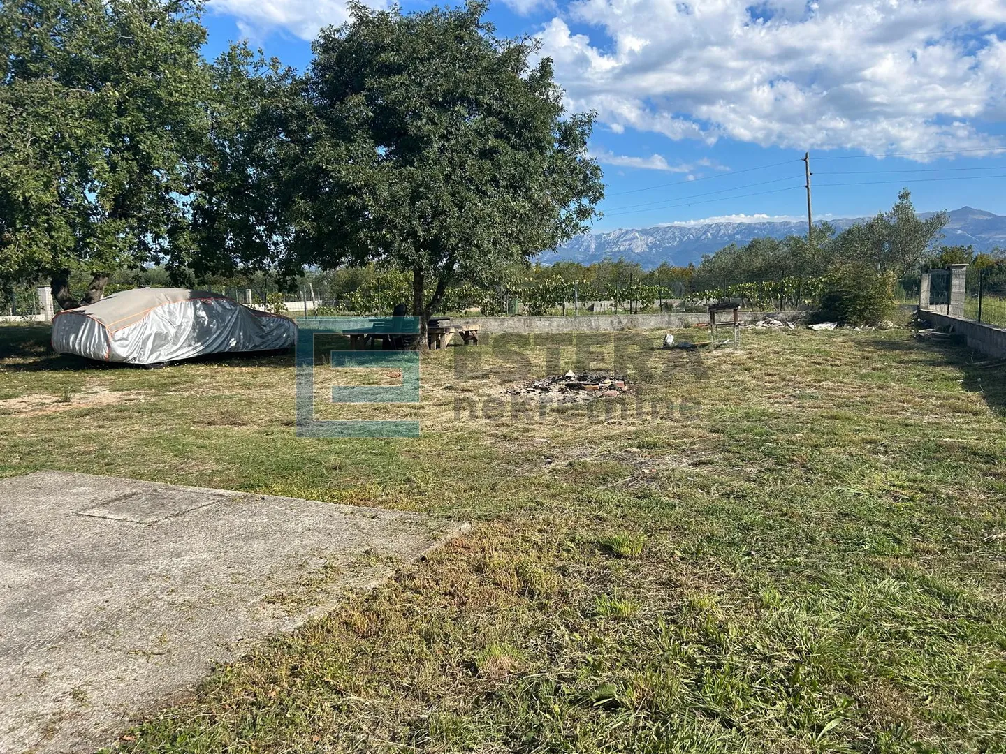 kuća s bazenom i velikom okućnicom prodaja blizina zadra - slika 2