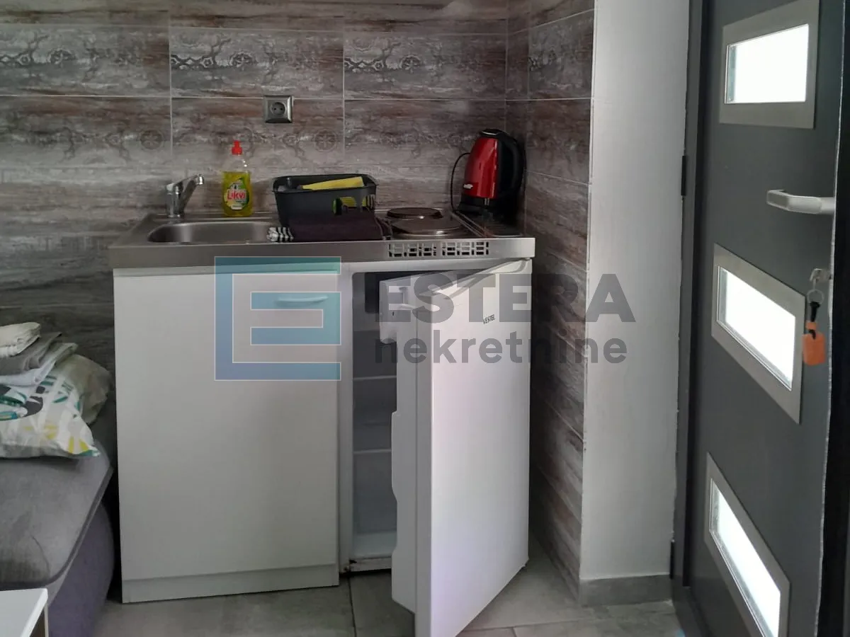 kuća 244 m2 prodaja biograd na moru, 8 apartmana, bazen - slika 11