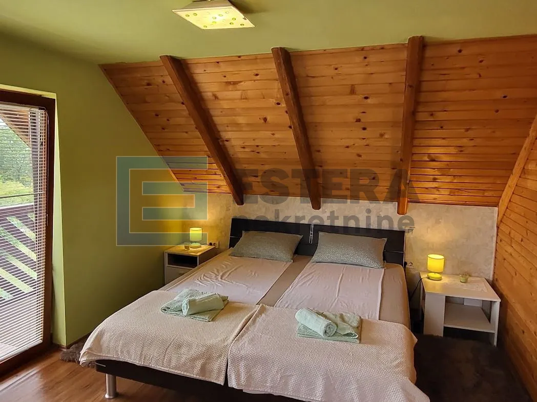 prodaja drvena kuća, pustodol, bazen, plantaža borovnica, 5430 m2 - slika 15