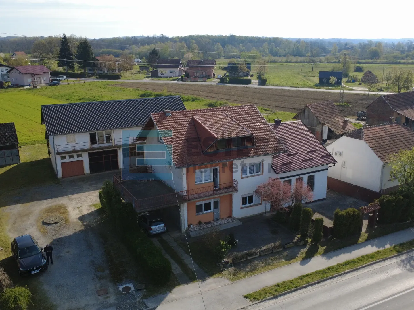 stambeno poslovna zgrade 600m2 prodaja caginec, zemljište 7430 m2 - slika 3
