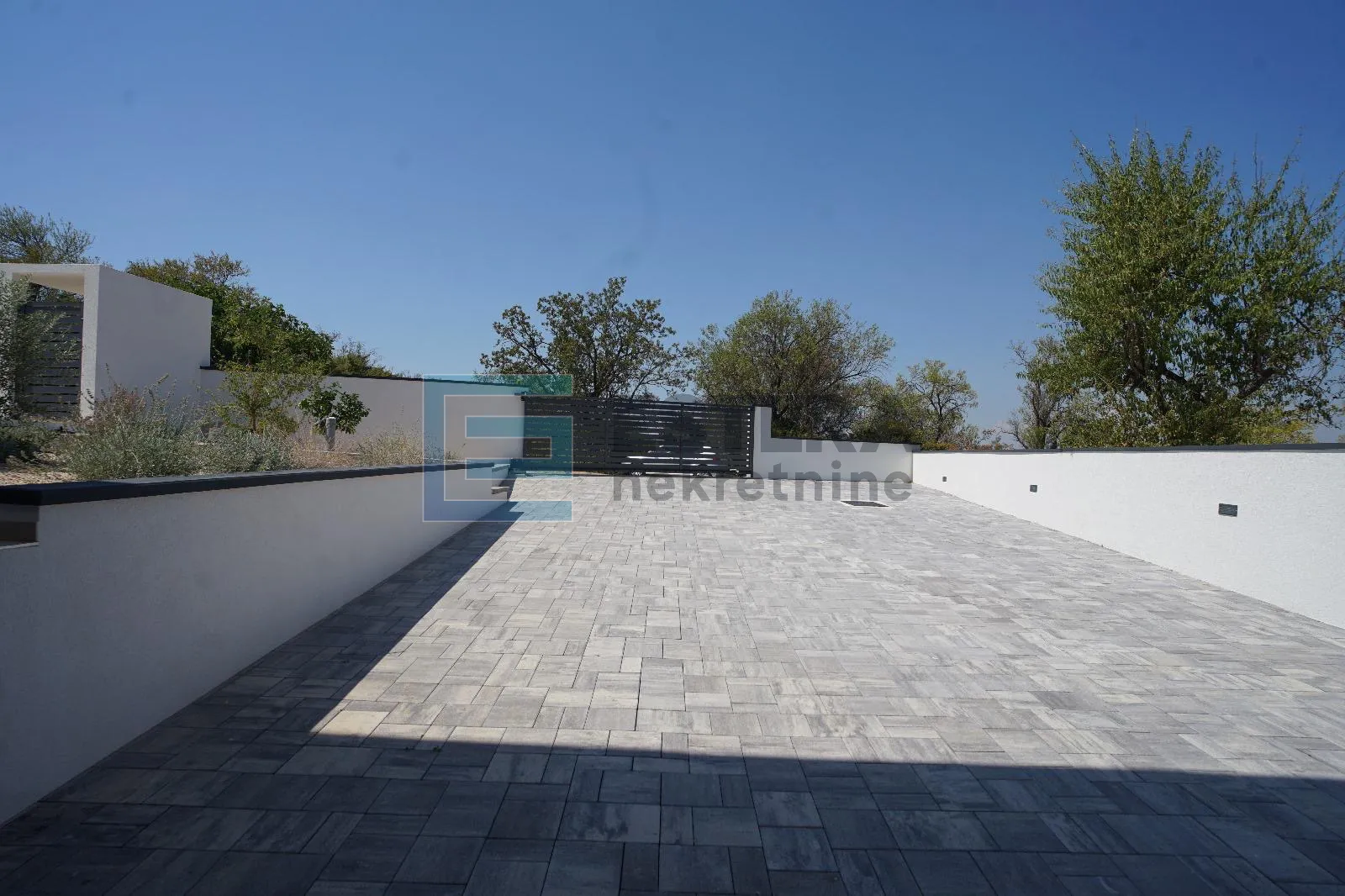villa s bazenom, biograd n/m okolica, prodaja - slika 2