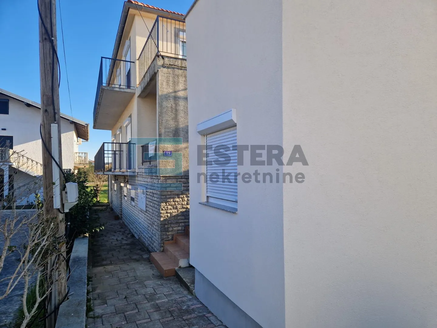 prodaja kuća sa zemljištem 1838 m2, sukošan, 180 m od mora - slika 6