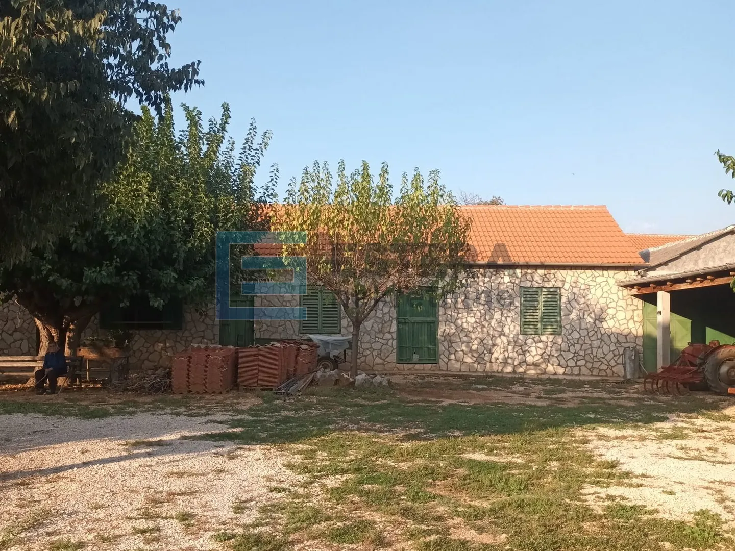 prodaja kuća sa bazenom nadin, 339 m2, imanje 45922 m2 - slika 4