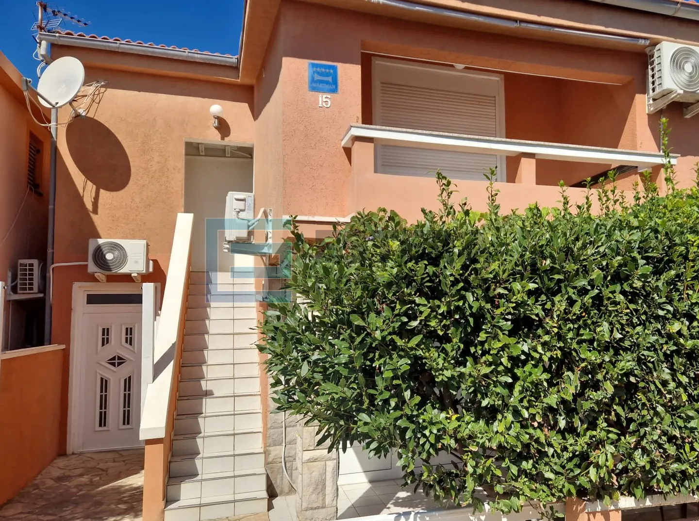 kuća prodaja vir, 4 apartmana, 148 m2, 60 m od mora - slika 2