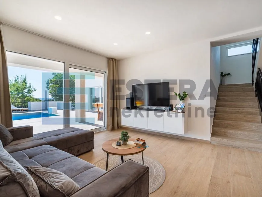 prodaja luksuzna vila sa bazenom, 300 m2, 5 soba, 6 kupaonica - slika 11