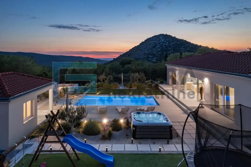 vila prodaja biogradsko zaleđe- odlična lokacija 120 m2, 859 m2 okuć. - slika 2