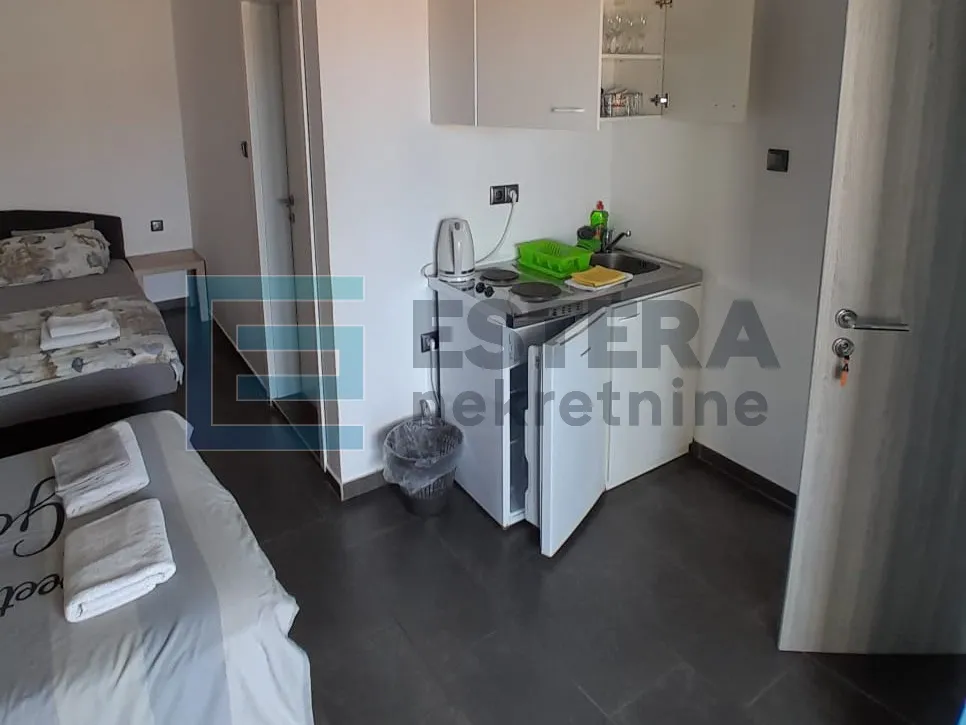 kuća 244 m2 prodaja biograd na moru, 8 apartmana, bazen - slika 10