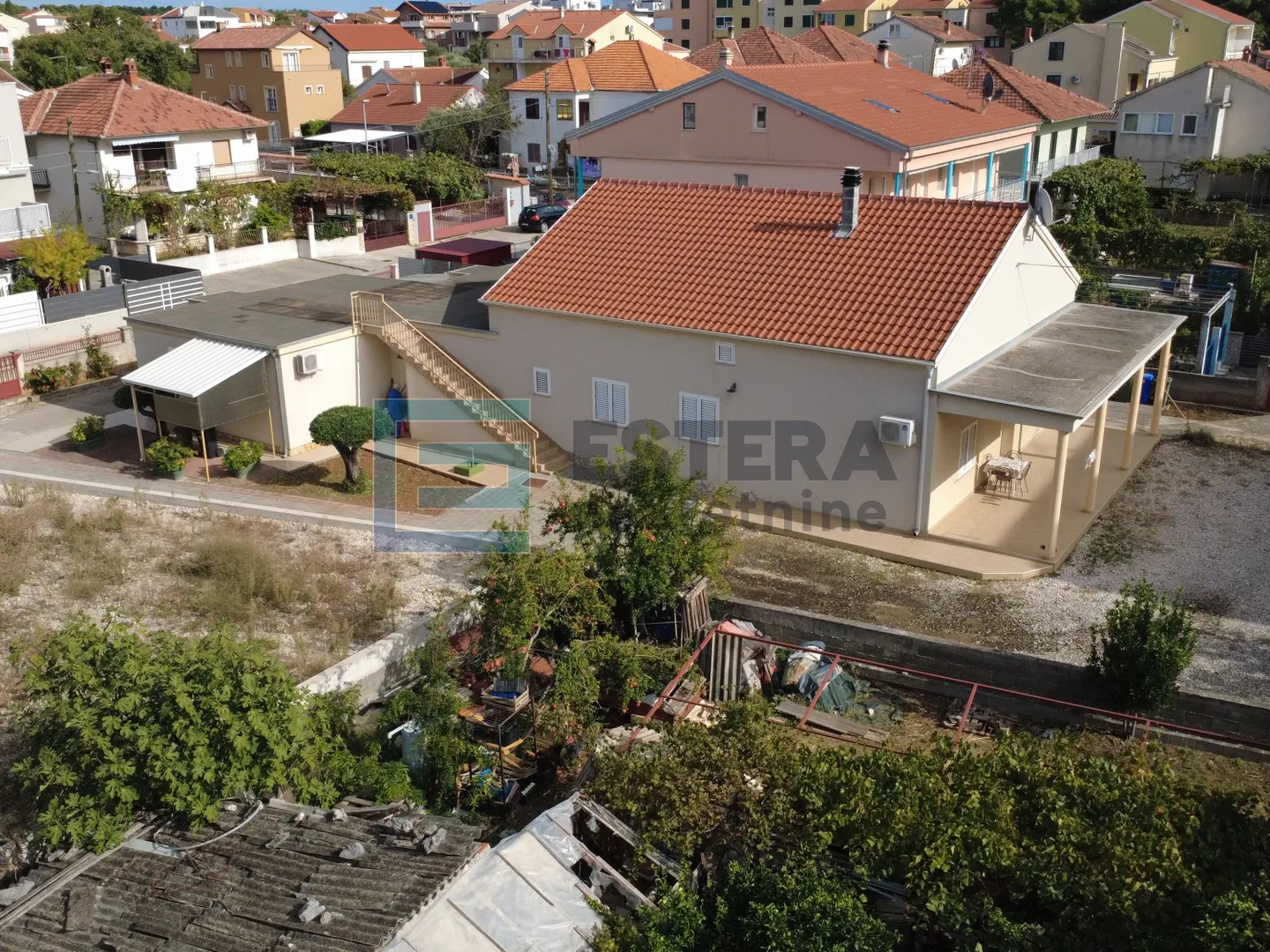 kuća prizemnica s 3 stambene jedinice, 307 m2 biograd n/m prodaja - slika 2