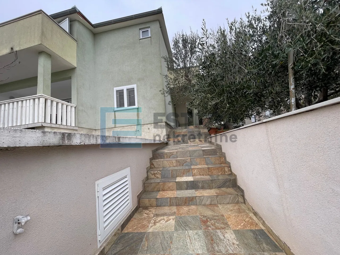 apartmanska kuća m2 prodaja, pašman, ždrelac, 60 m od mora, garaža - slika 4