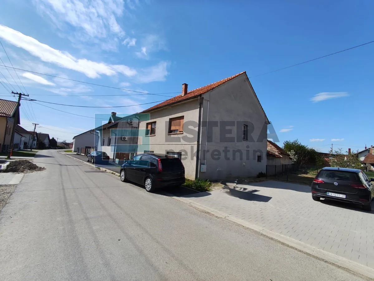 kuća obiteljska prodaja, strahoninec, 170 m2 na parceli od 2567 m2 - slika 2