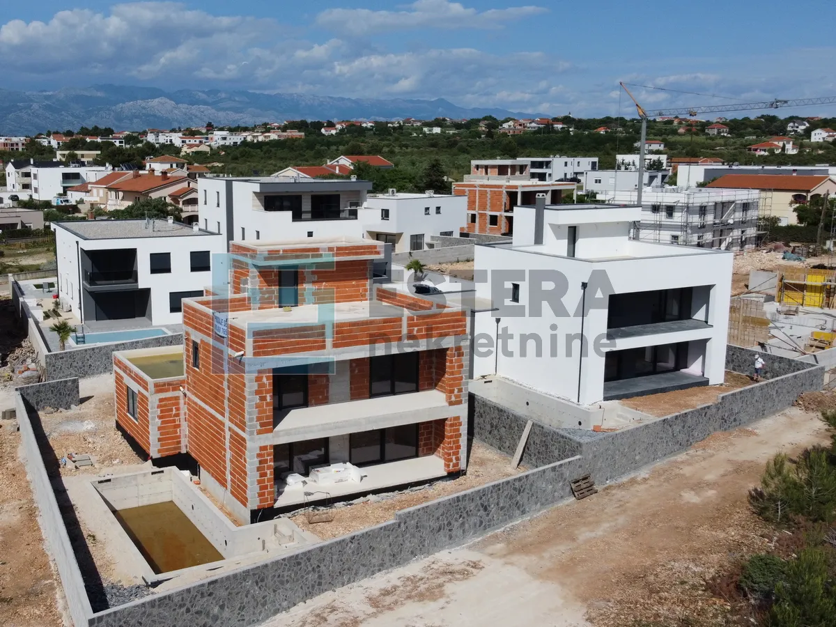 kuća s bazenom "a" prodaja vrsi 279,64 m2 - slika 4