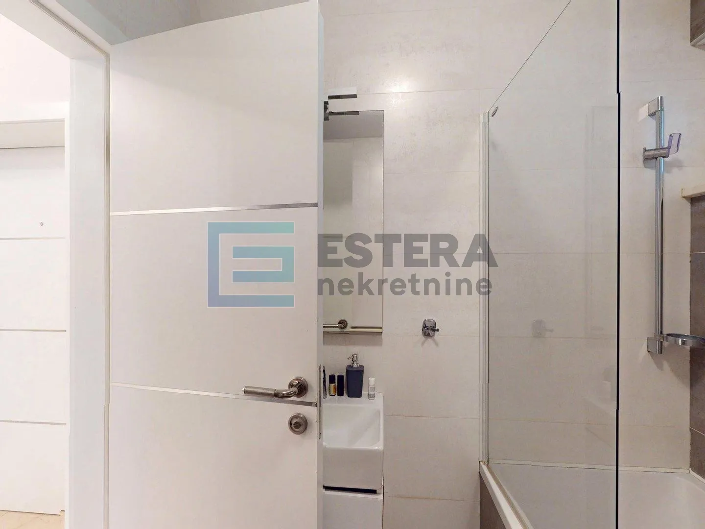 apartman u 50 m2 prodaja srima, priz, parking, bazen - slika 8
