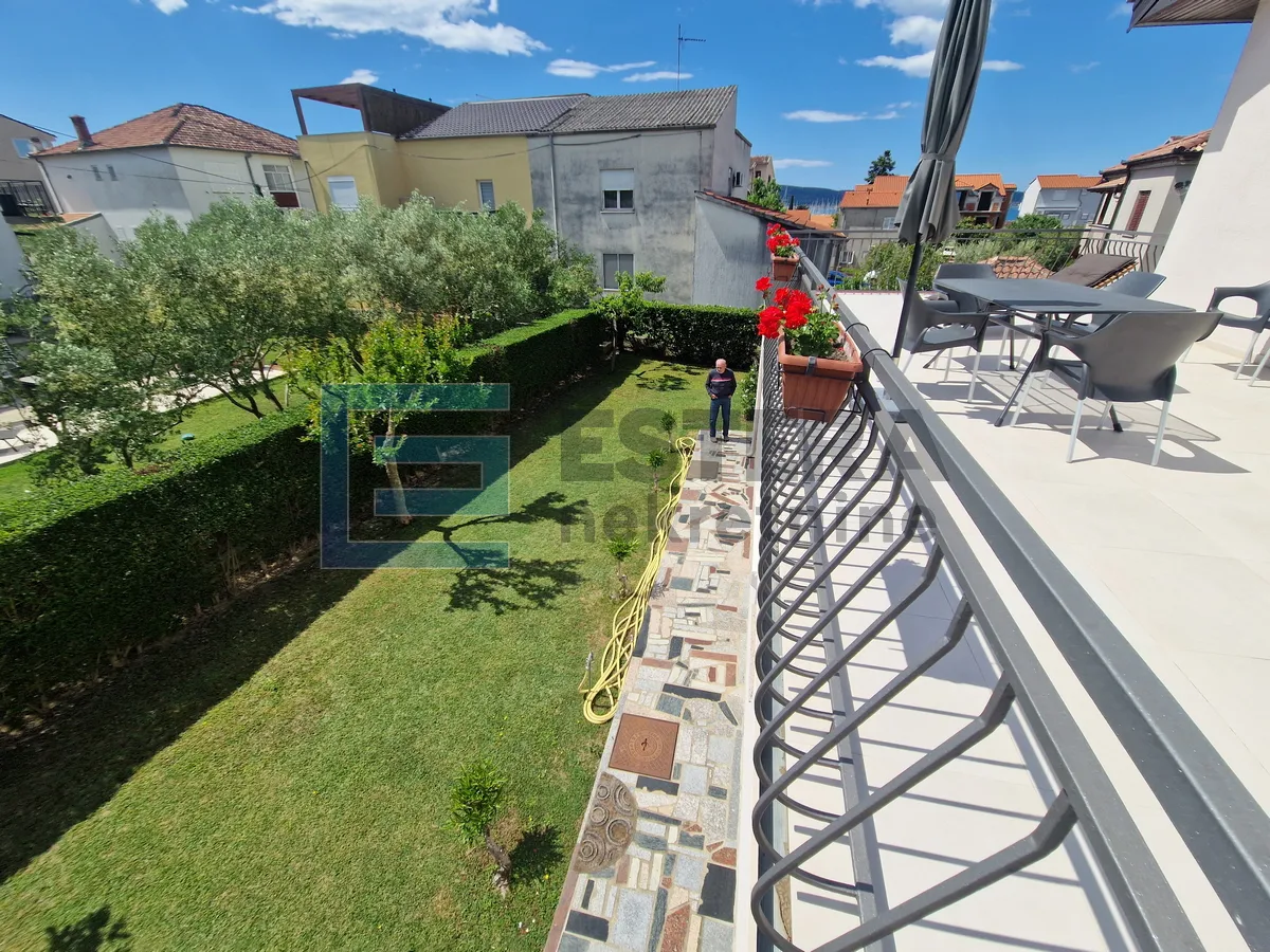 kuća 222 m2 + 82 m2 prodaja biograd na moru, kuća s garažom i pomoćnim objektom, - slika 14