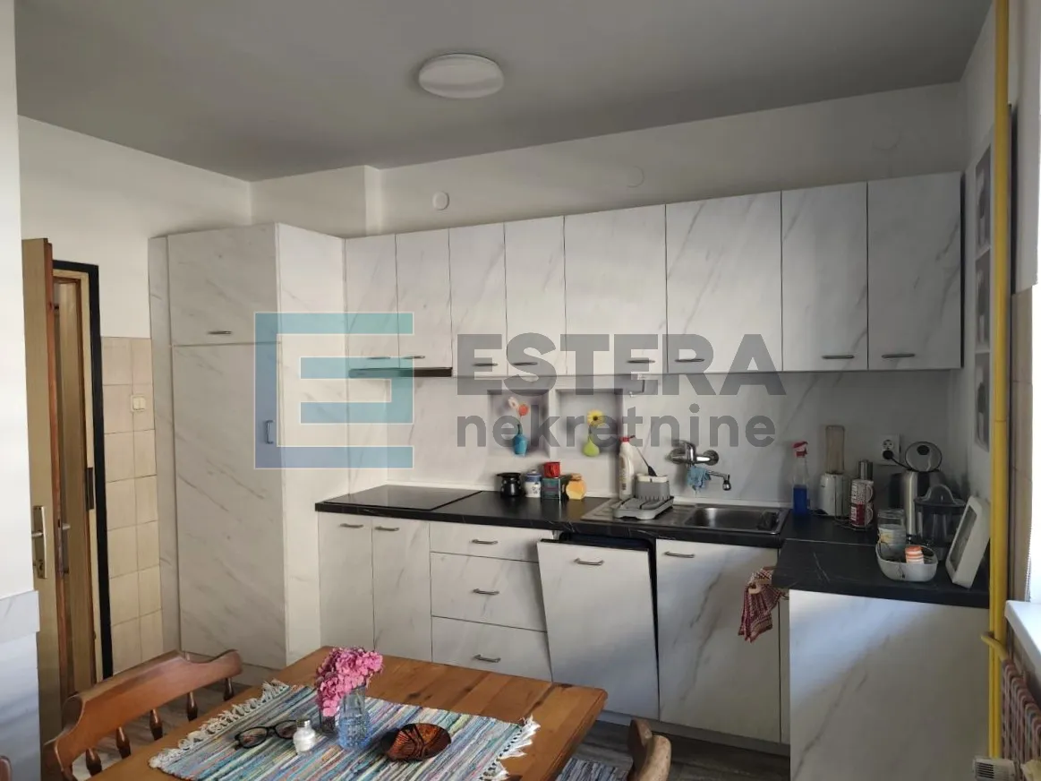 kuća katnica 340 m2 zbelava - slika 13