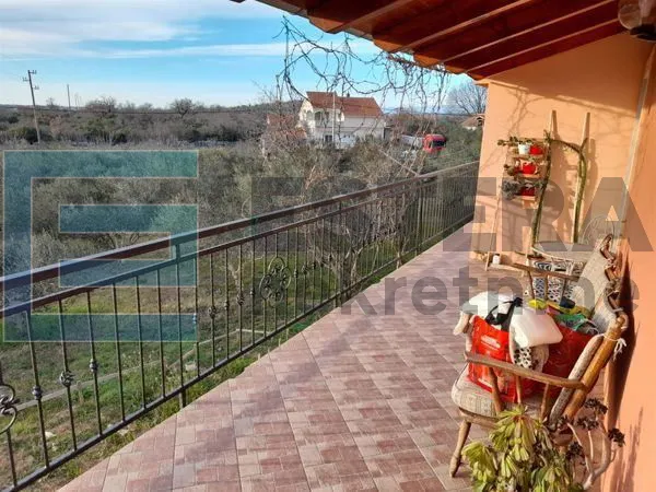 kuća prodaja polača 160 m2 na 2396 građevinske parcele - slika 11