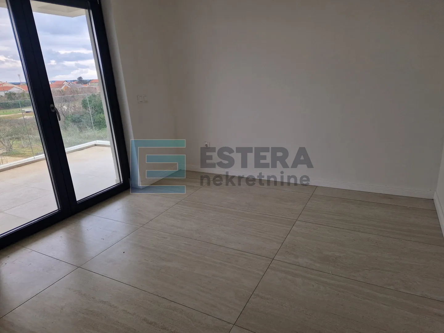 apartman penthouse 116 m2 prodaja privlaka, 4s, 2. kat, terasa, balkon, parking, 150 m od mora - slika 11