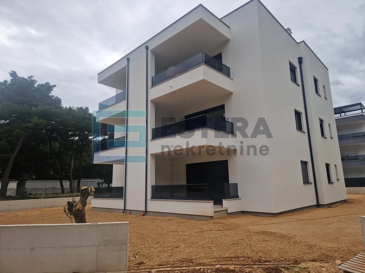 apartman s2 75 m2 prodaja pakoštane, 3s, prizemlje, vrt, loggia, parking, 300 m od mora - slika 2