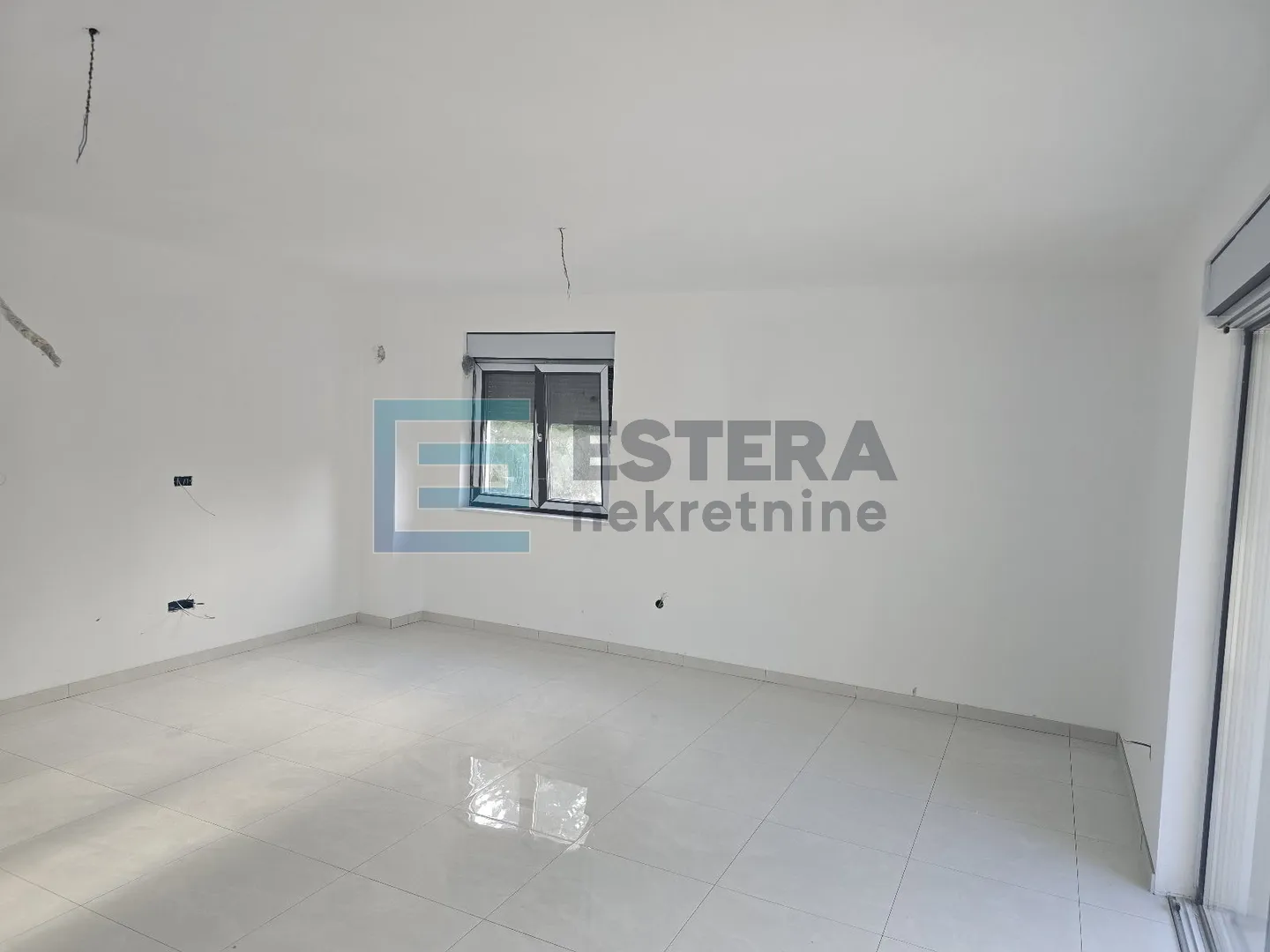 apartman penthouse 77 m2 prodaja pakoštane, 3s, 2. kat, krovna terasa, loggia, 2x parking, 300 m od mora - slika 8