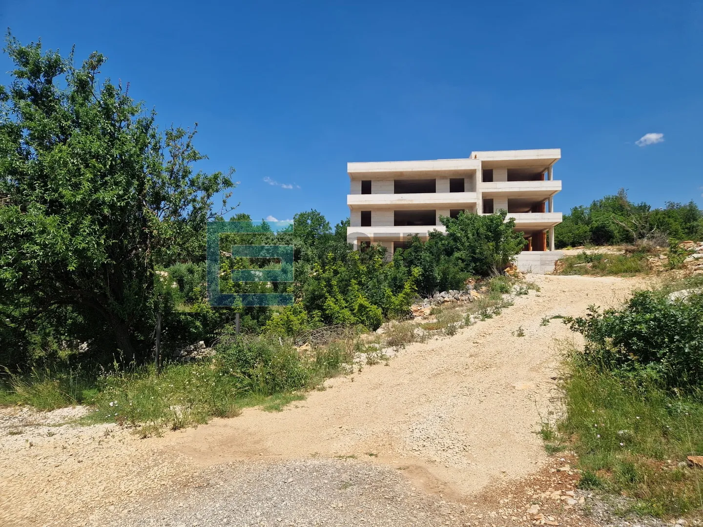 apartman prodaja maslenica, 90 m2, 2. kat - slika 3
