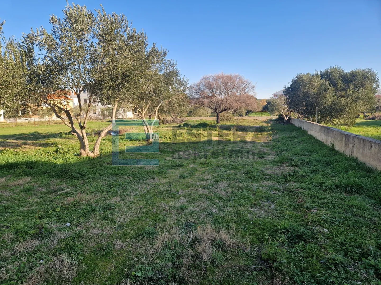 prodaja kuća sa zemljištem 1838 m2, sukošan, 180 m od mora - slika 12