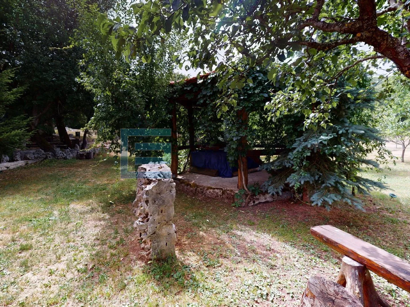 imanje u lici-udbina-ondići - slika 14