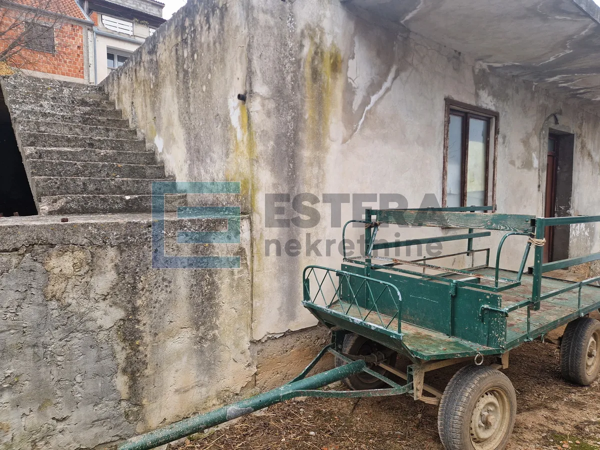 kuća sa zemljištem 128 m2 prodaja polača, kuća za adaptaciju - slika 2