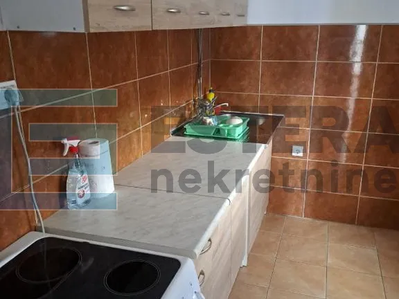 kuća prodaja 260 m2, 2 apartmana, terasa, parking, garaža, 50 m od mora - slika 14
