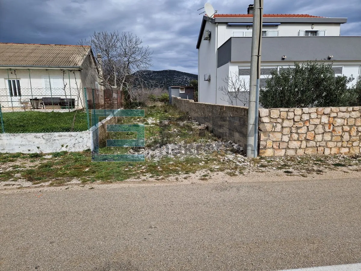 Građevinsko zemljište Dubrava kod Tisna, 1355 m2 - Tisno