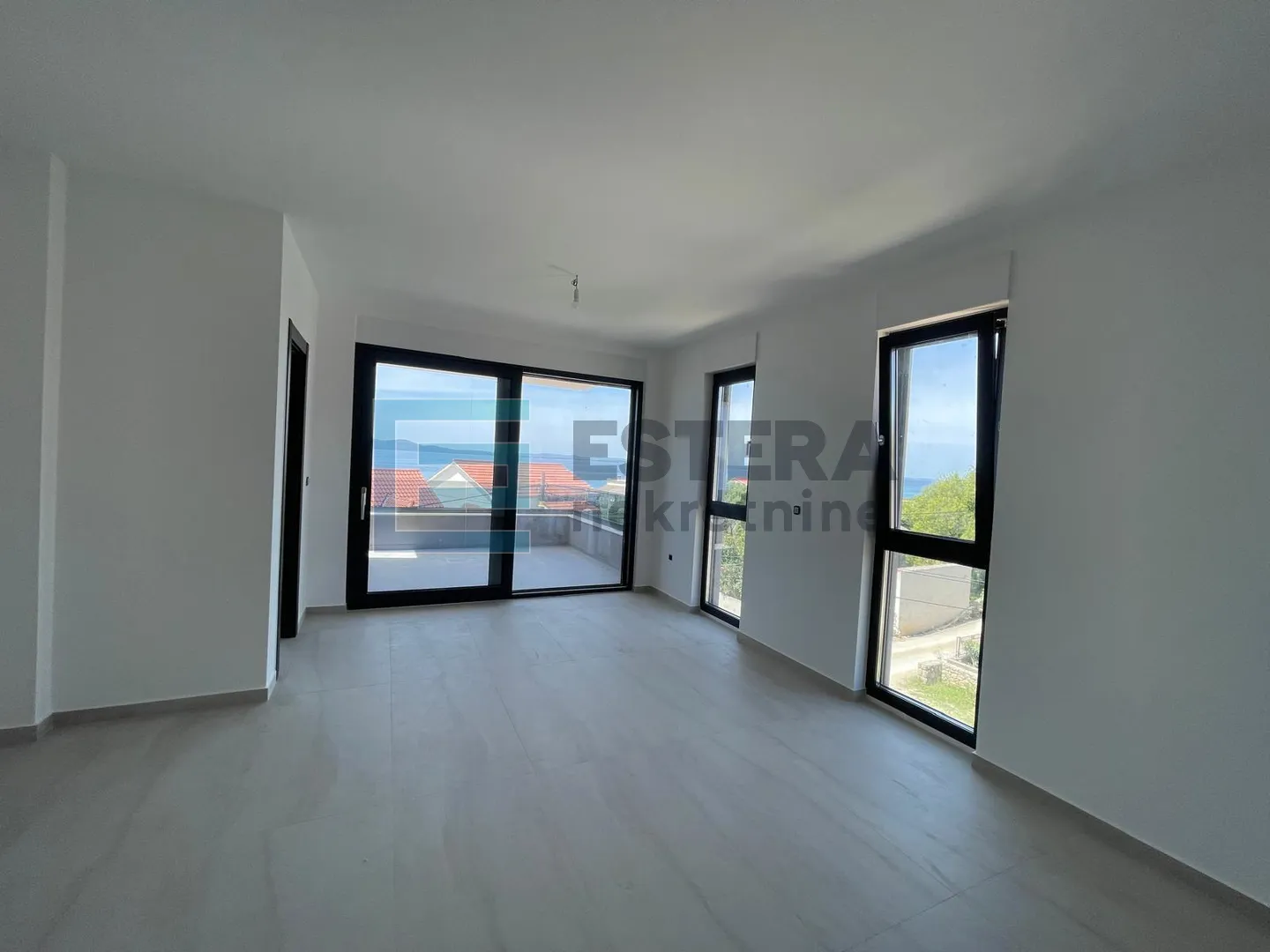 apartman 95 m2 prodaja diklo, zadar, 2. kat, 3s, 2 parkinga, 50 m od mora - slika 2