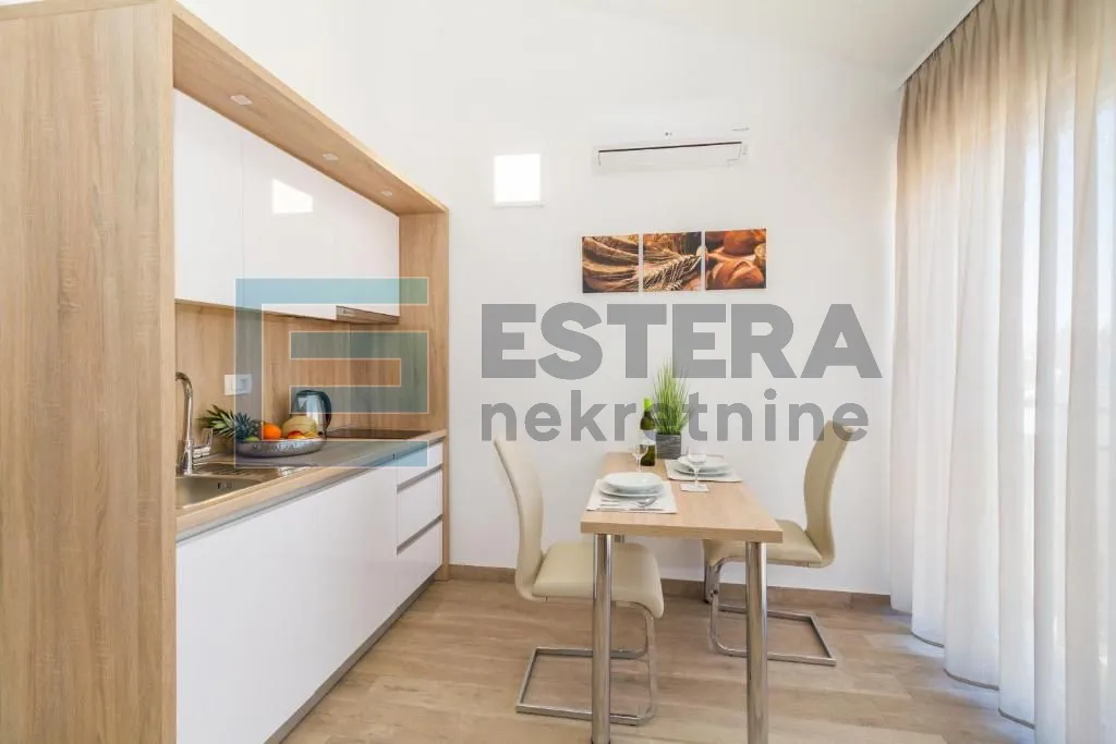 luksuzna villa 200 metara od mora biograd prodaja - slika 17