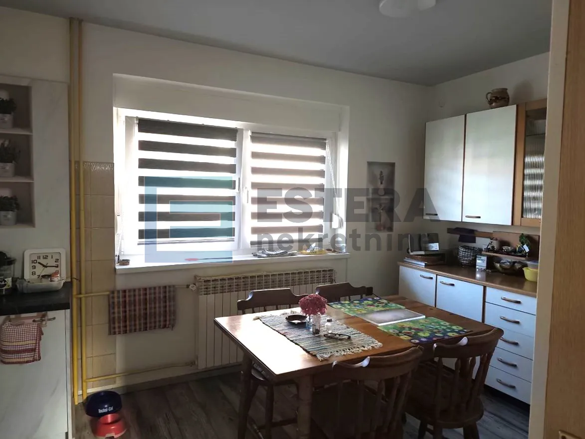 kuća katnica 340 m2 zbelava - slika 14